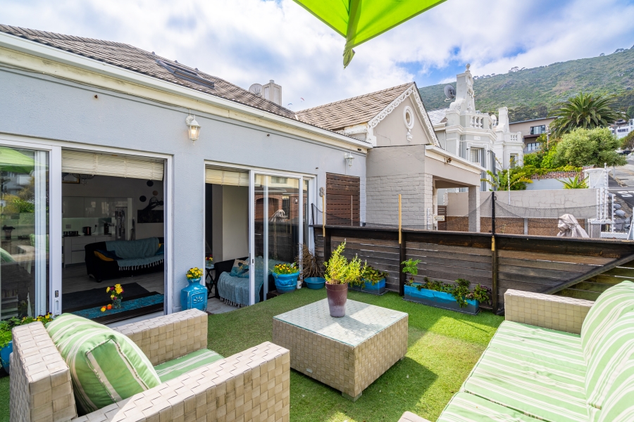 3 Bedroom Property for Sale in Sea Point Western Cape